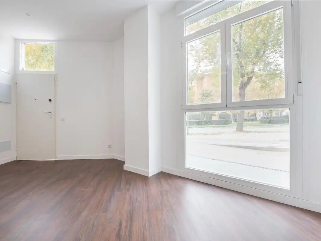 Dormitori de Planta baixa en venda en Madrid amb Calefacció