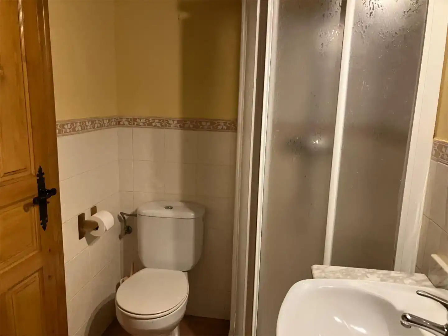 Badezimmer von Wohnung zur Miete in Teverga mit Möbliert und Balkon