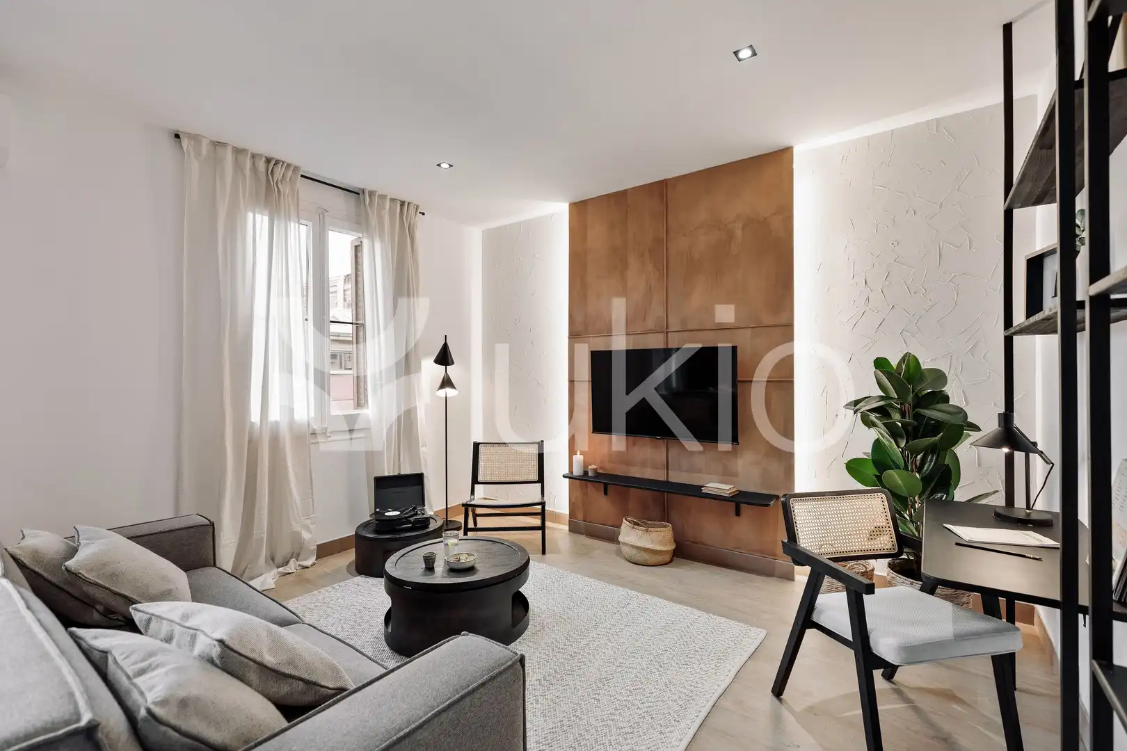 Apartment with lift to rent in Carrer de Còrsega