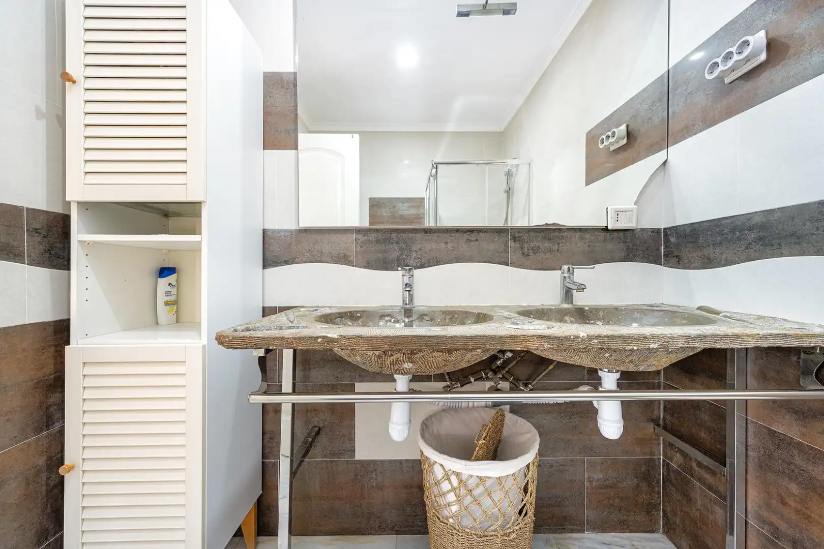 Detached homes for sale in Calle HELICE, Castillo del Romeral - Juan Grande