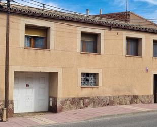 Vista exterior de Casa o xalet en venda en Épila amb Calefacció, Parquet i Terrassa