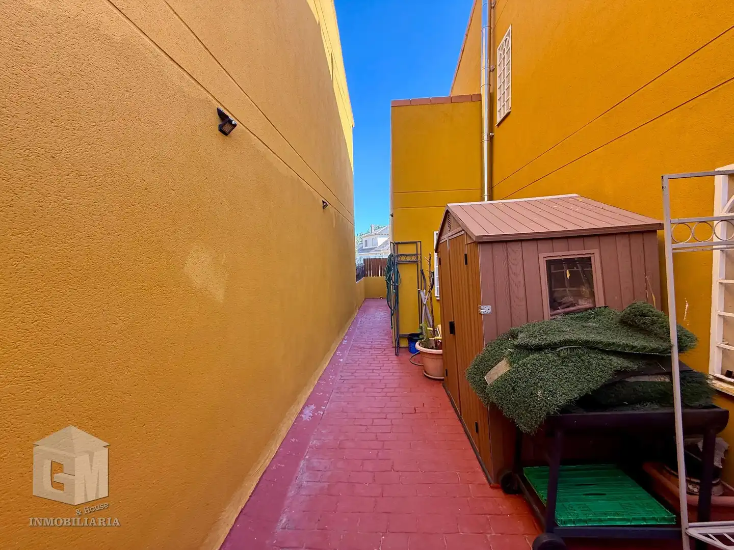 Vista exterior de Casa o chalet en venta en Otero con Calefacción, Jardín privado y Terraza
