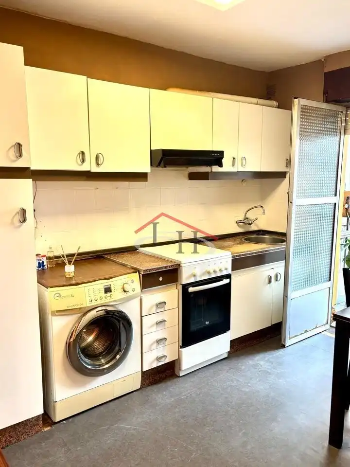 Kitchen of Flat for sale in León Capital   with Heating, Parquet flooring and Storage room