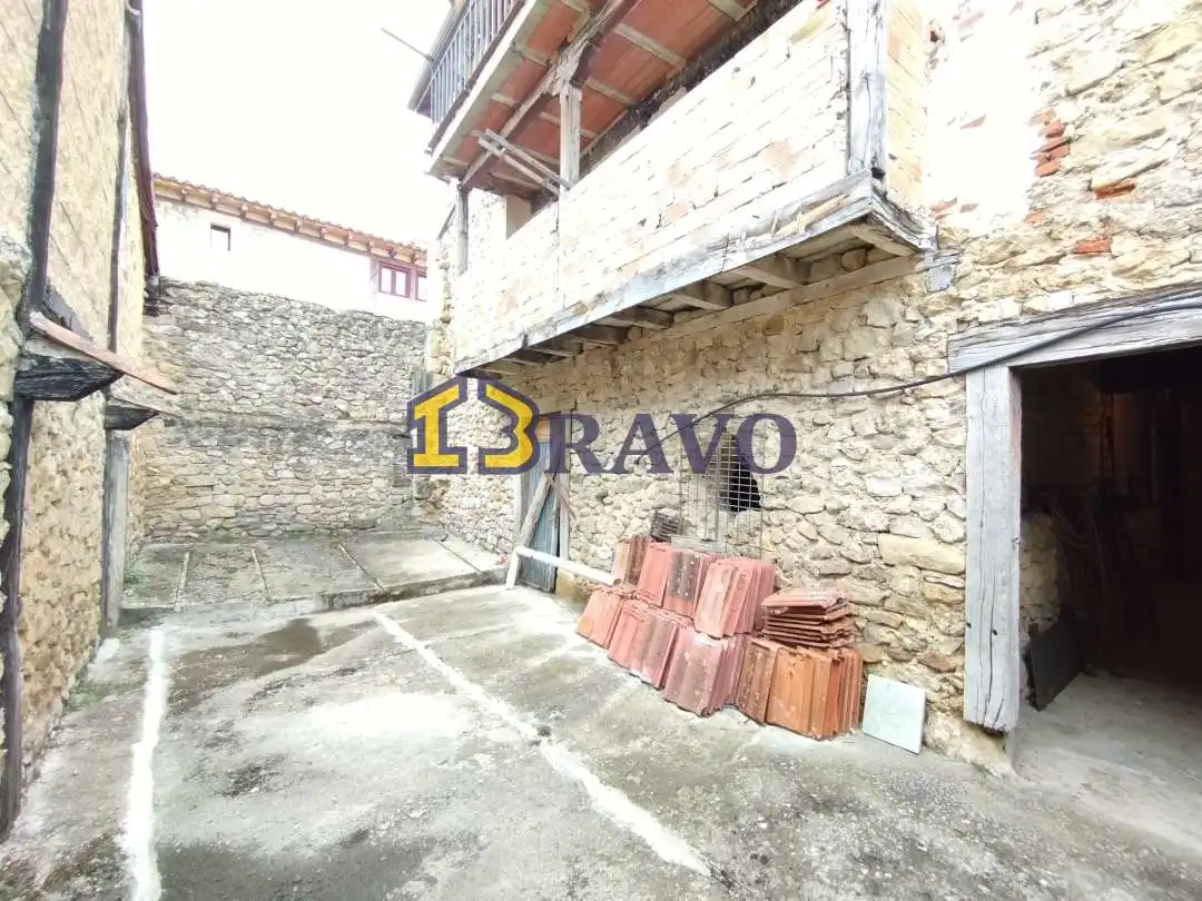 Casa o chalet en venta en Medina de Pomar con Calefacción, Jardín privado y Terraza