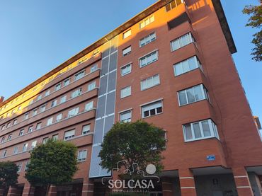 Pis amb ascensor en venda a Calle Roble 7