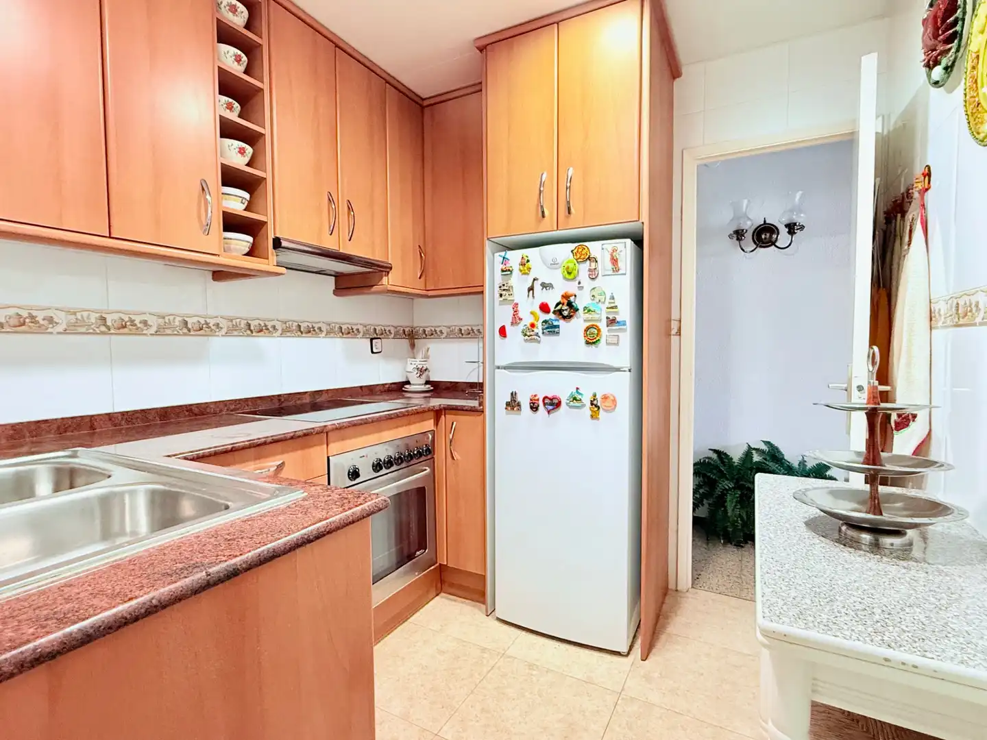 Cocina de Piso en venta en Sant Feliu de Llobregat con Amueblado, Horno y Balcón