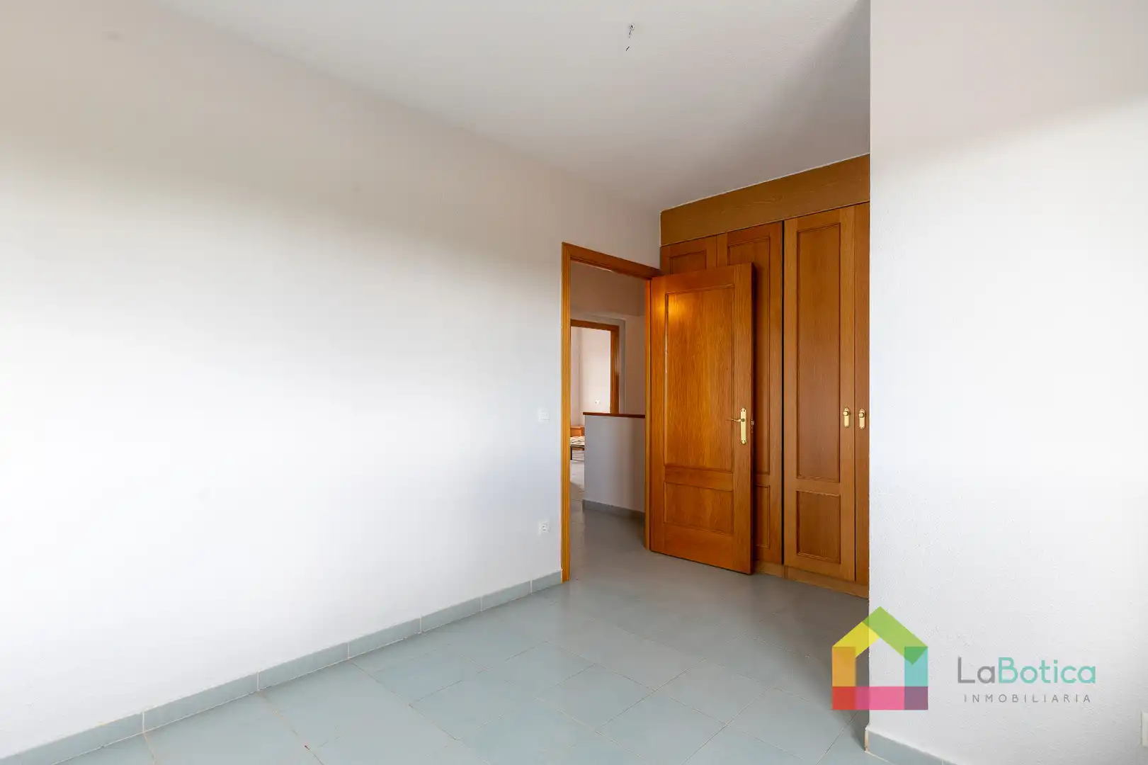 Casa adosada en venta en Burguillos de Toledo con Calefacción, Jardín privado y Terraza