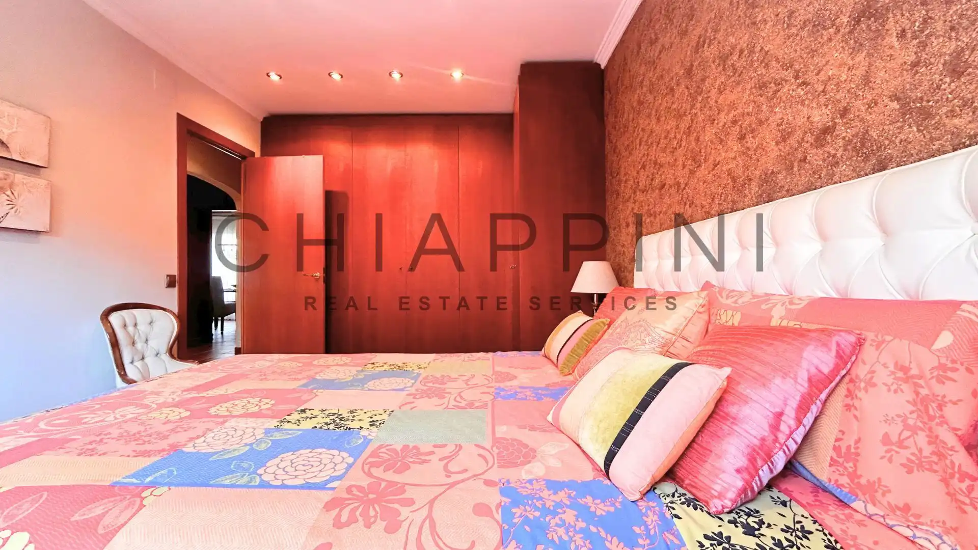 Schlafzimmer von Einfamilien-Reihenhaus zum Verkauf in Manlleu mit Heizung und Abstellraum