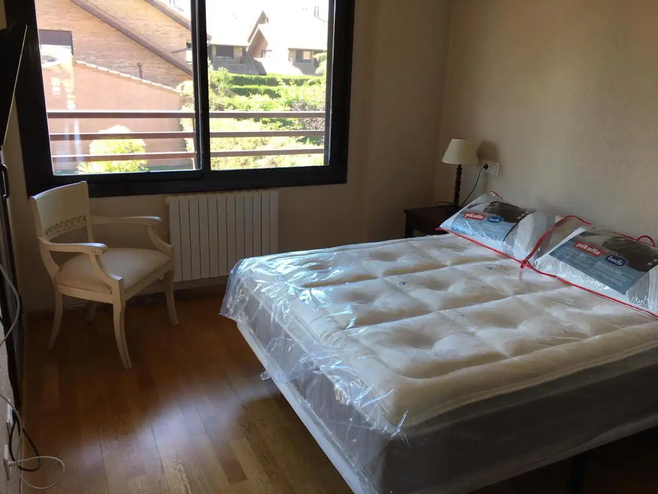 Habitación de Casa o chalet de alquiler en Villanueva de Gállego con Aire acondicionado, Calefacción y Jardín privado