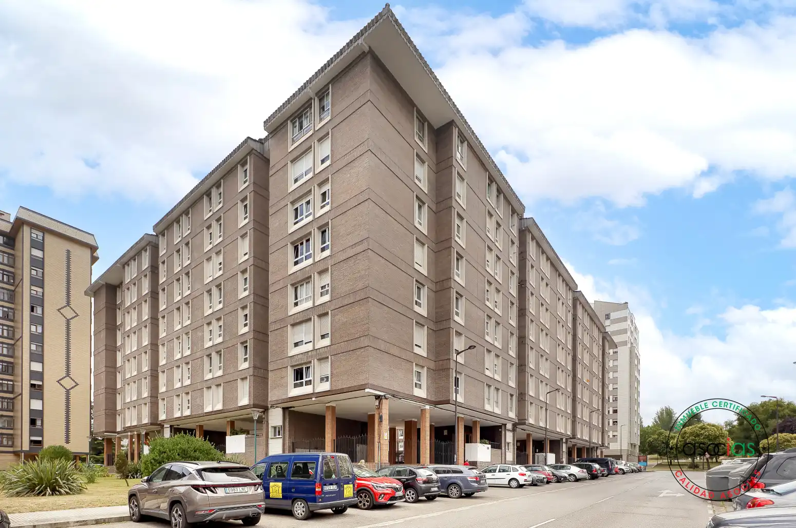 Außenansicht von Wohnung zum Verkauf in Gijón  mit Heizung, Parkett und Balkon