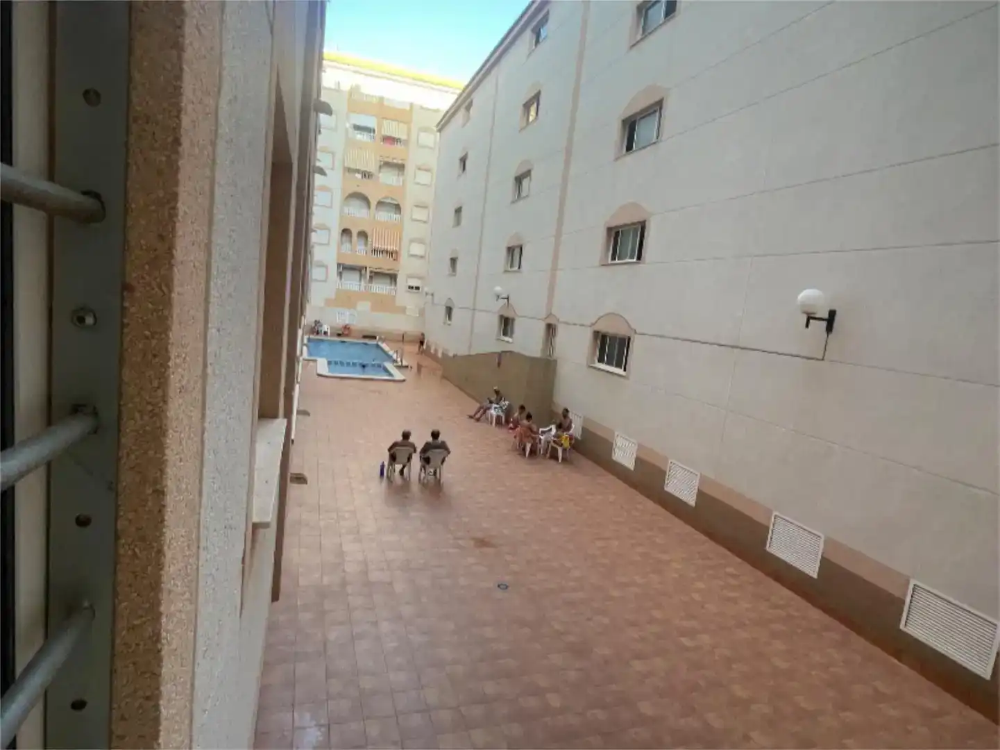 Schwimmbecken von Wohnung zur untervermieten in Torrevieja mit Schwimmbad, Möbliert und Balkon