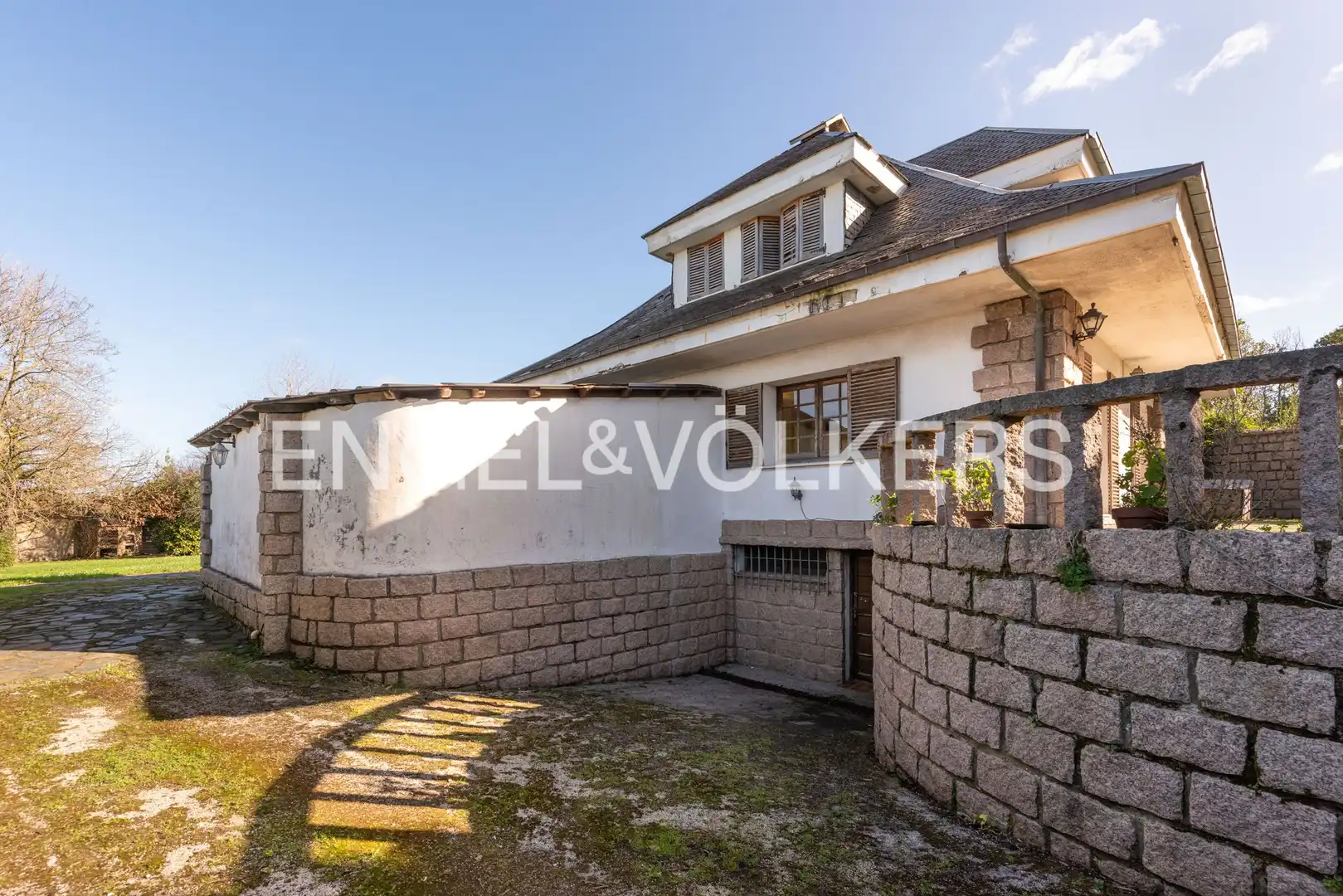 Vista exterior de Casa o xalet en venda en Gijón  amb Calefacció, Jardí privat i Traster