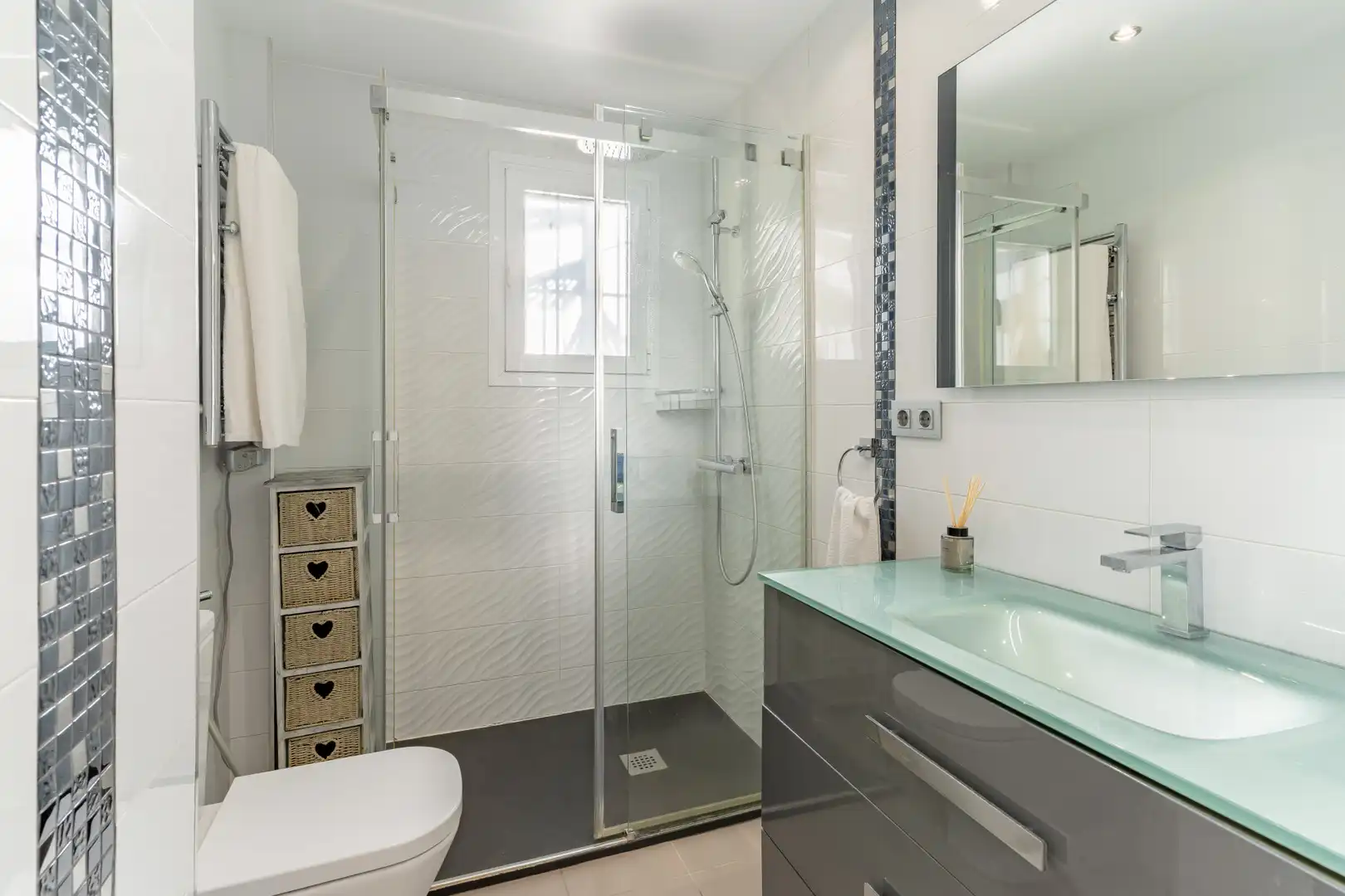 Bathroom of Detached homes for sale in Benalmádena  with Air Conditioner, Private garden and Terrace