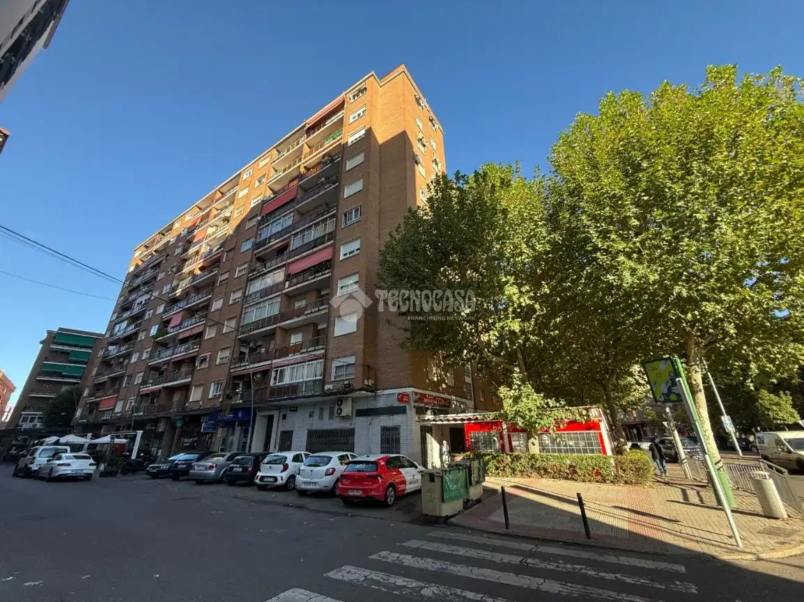 Pis en venda a Calle Banderas de Castilla