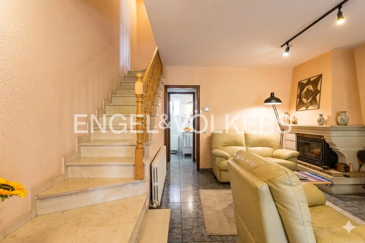 Houses for sale in Vilanova i la Geltrú  with Air Conditioner, Heating and Private garden