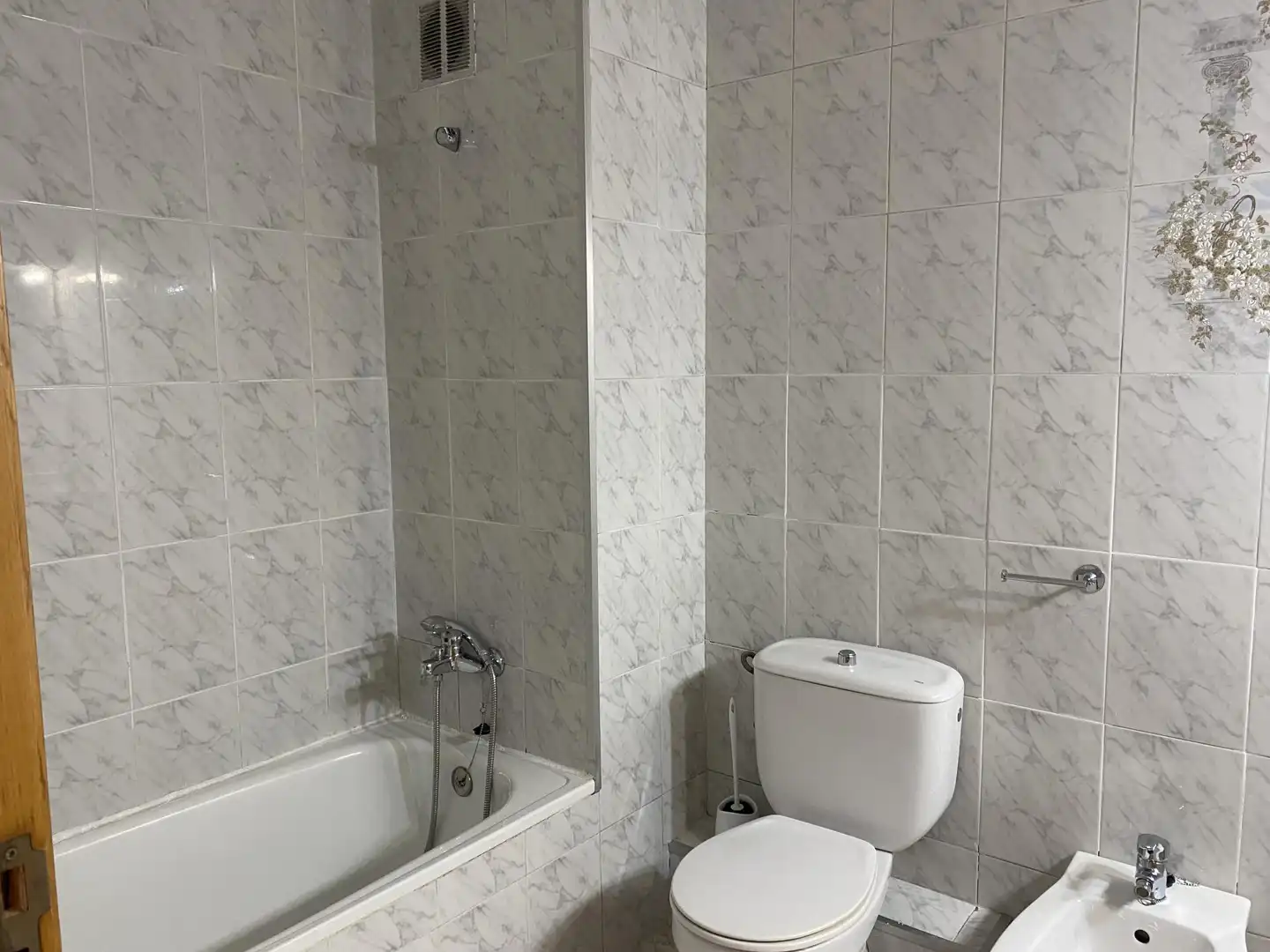 Badezimmer von Maisonette zum Verkauf in Manlleu mit Heizung, Parkett und Terrasse