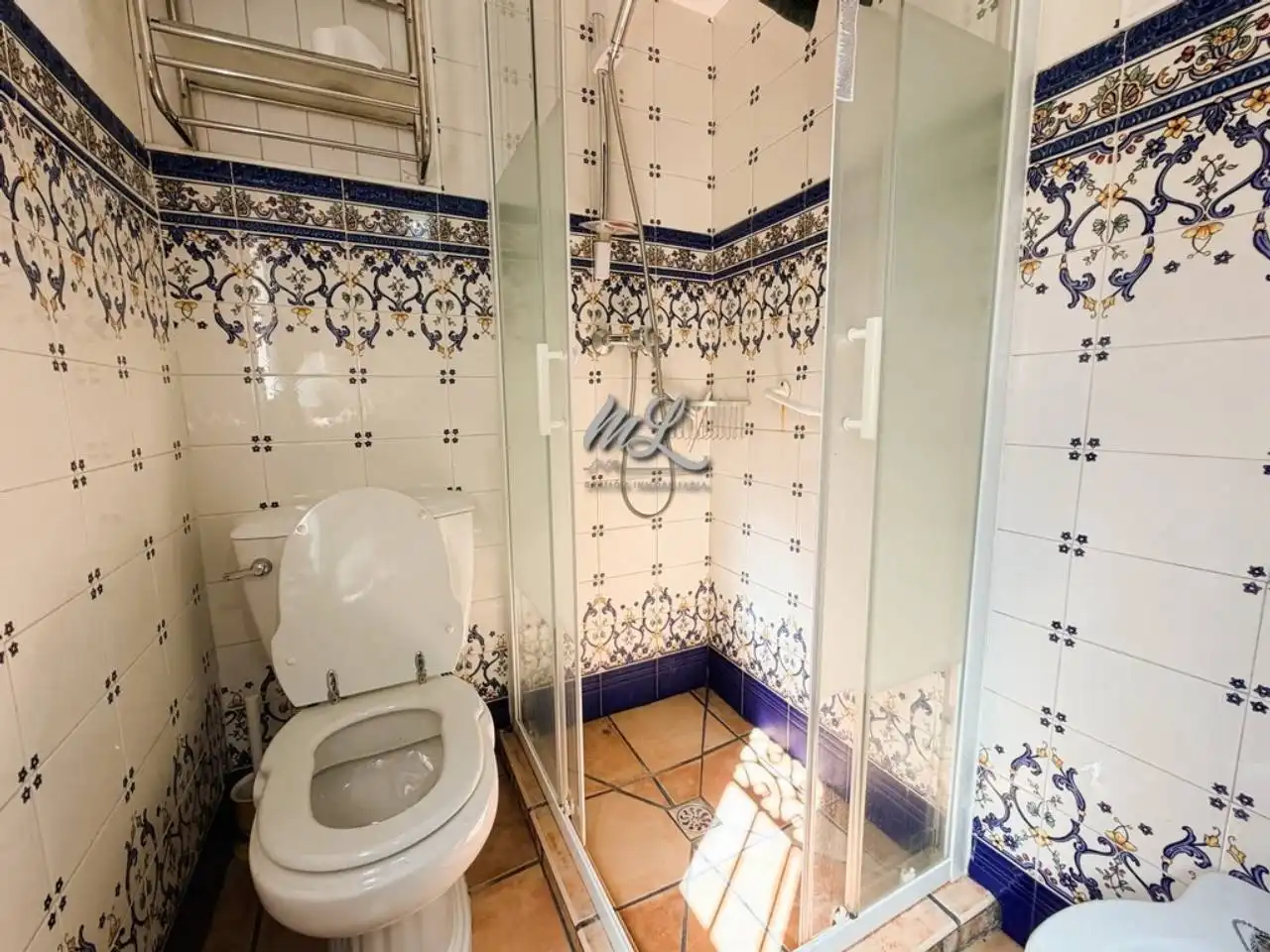 Bany de Casa adosada en venda en Toledo amb Aire condicionat, Calefacció i Jardí privat