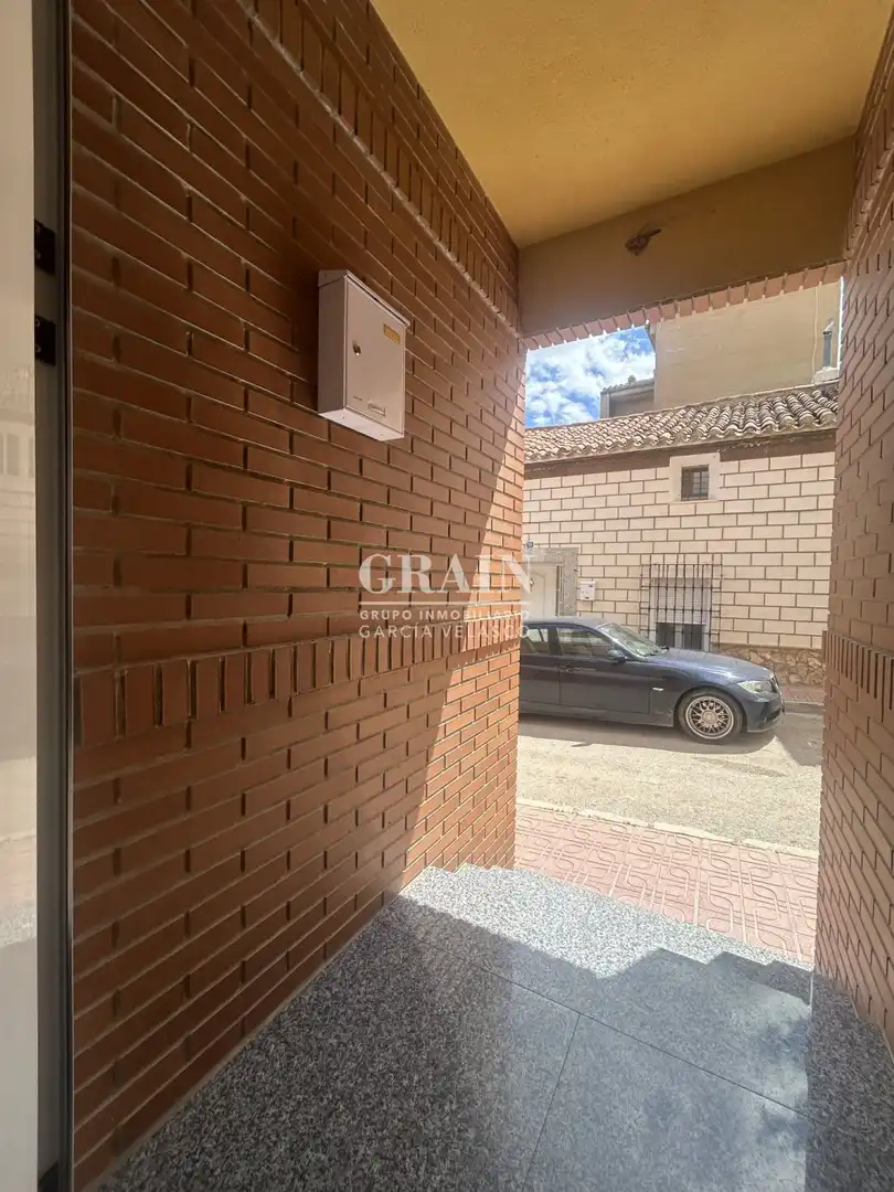 Vista exterior de Casa adosada en venda en Pozo Cañada amb Aire condicionat, Calefacció i Traster