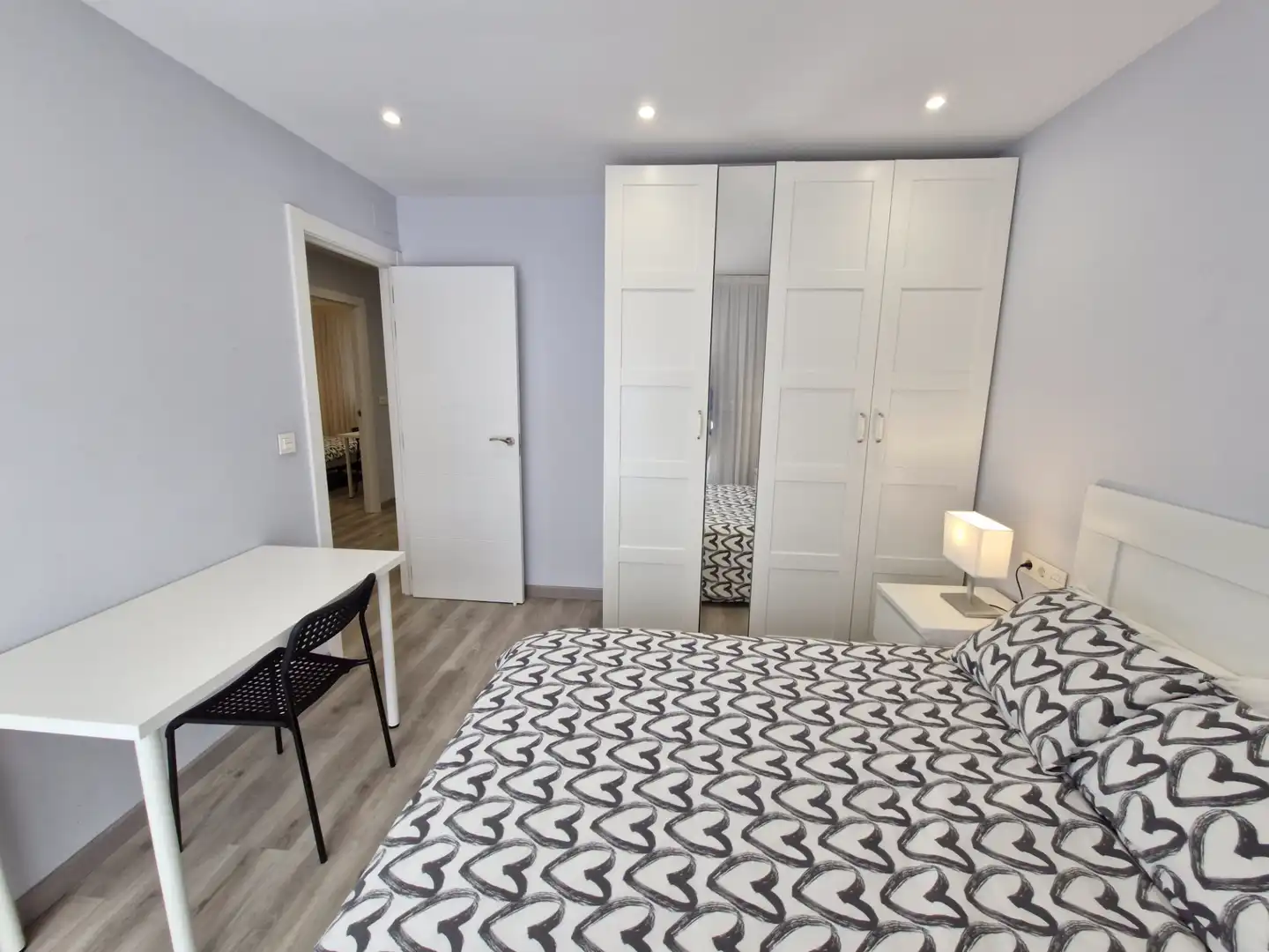 Bedroom of Flat for rent in Bilbao   with Heating, Furnished and Oven