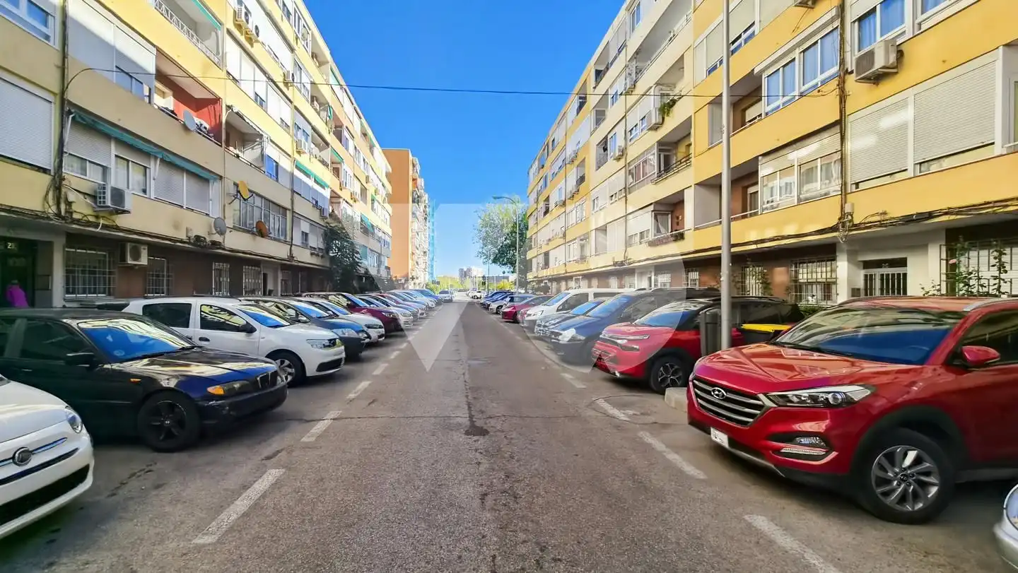 Aparcament de Planta baixa en venda en Latina