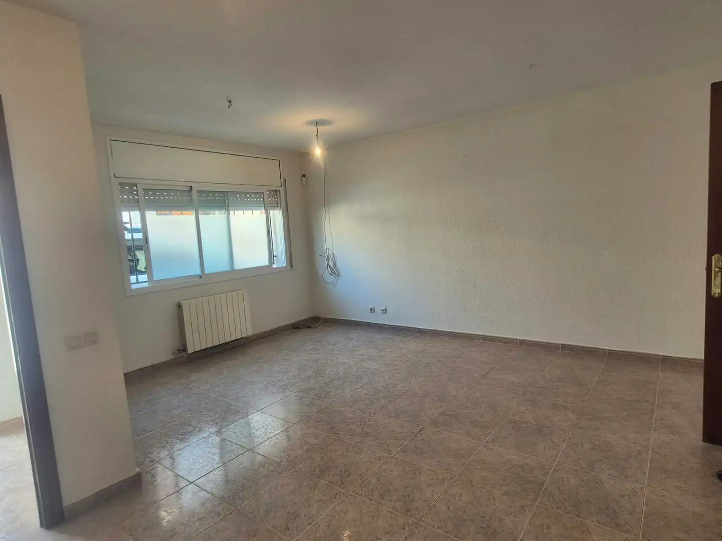 Sala de estar de Casa adosada en venta en Castellet i la Gornal con Calefacción