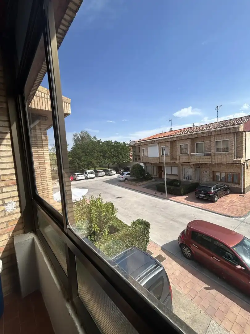 Vista exterior de Casa adosada en venda en Cintruénigo amb Calefacció, Jardí privat i Terrassa