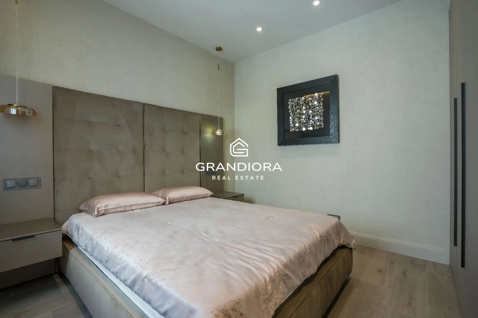 Dormitori de Apartament de lloguer en Badalona amb Aire condicionat, Calefacció i Moblat