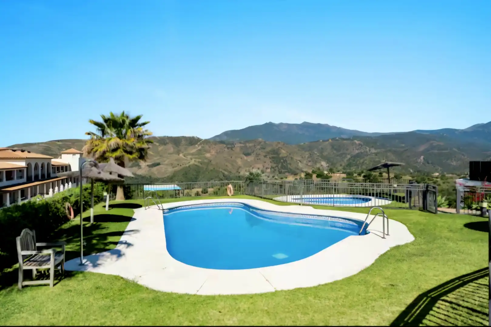 Swimming pool of Attic for sale in Istán, Málaga