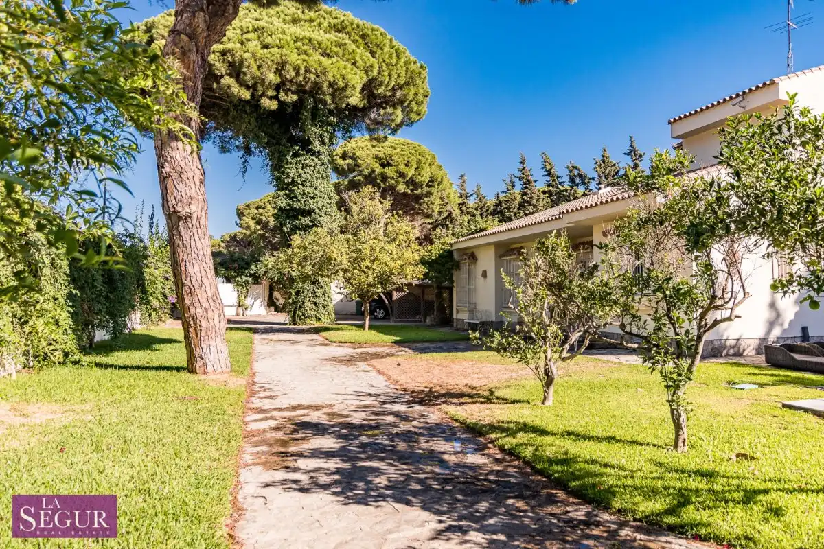 Villa mit Pool zum Verkauf in Barbate ciudad, imagen 2