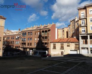 Vista exterior de Pis en venda en Segovia Capital amb Terrassa