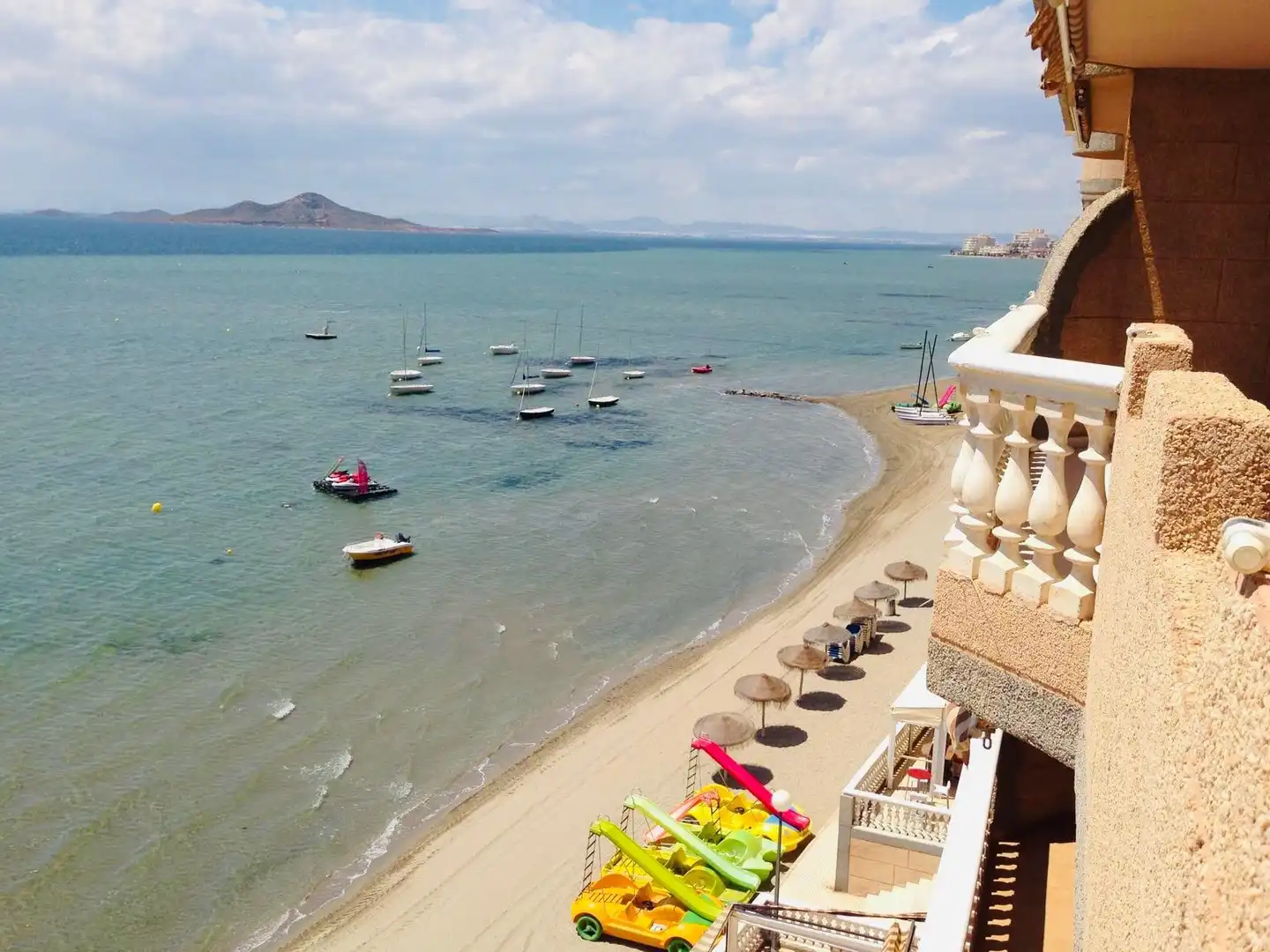 Appartement compact avec terrasse à louer à Playa del Galán