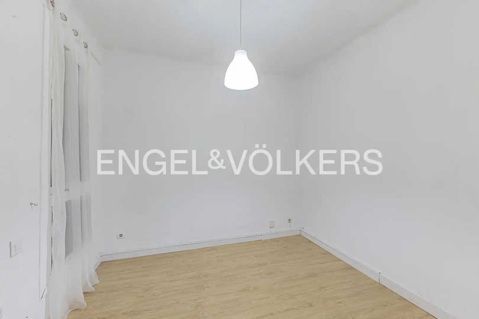 Flat for sale in Barcelona  with Heating, Parquet flooring and Balcony