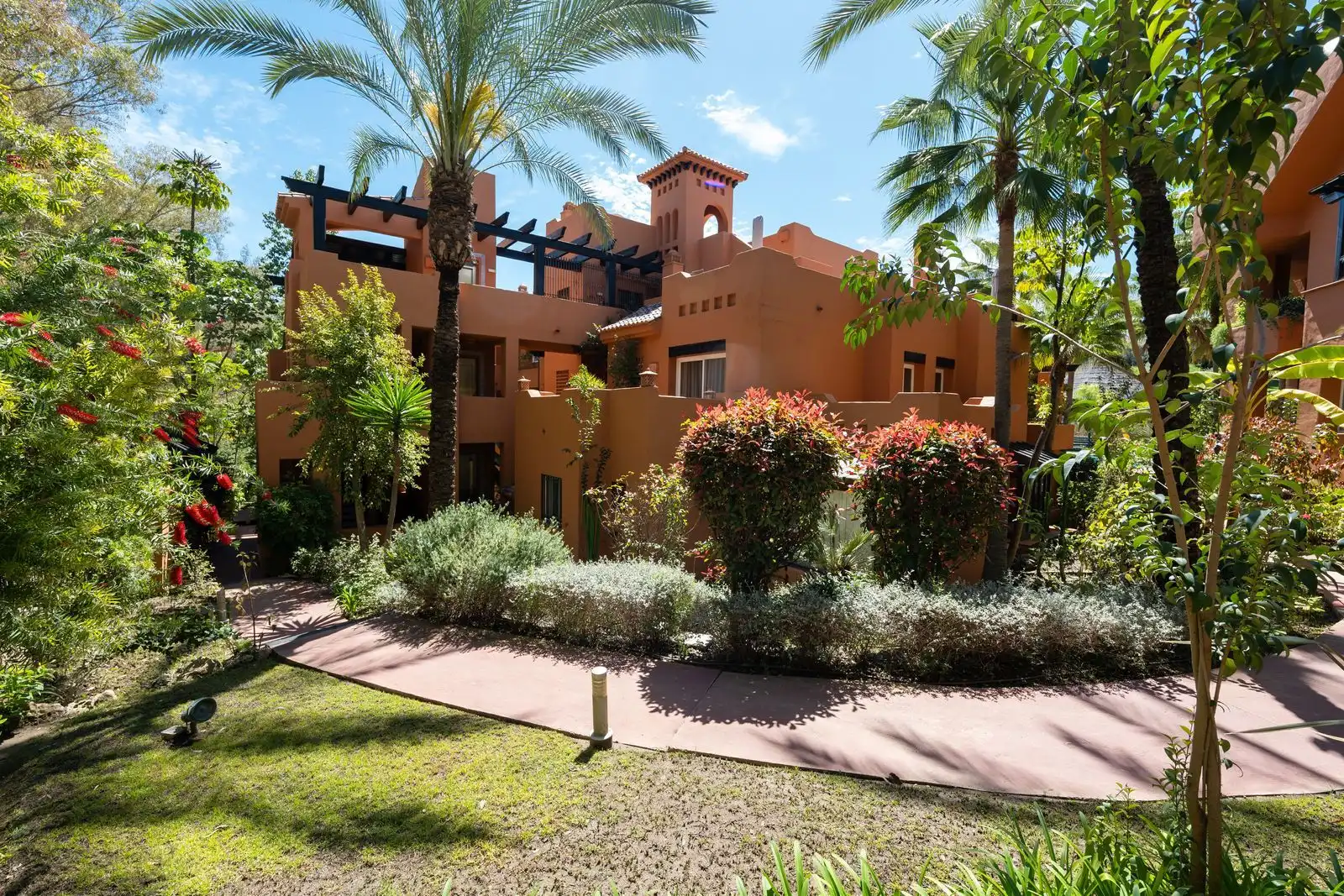 Exterior view of Attic for sale in Marbella  with Terrace, Storage room and Furnished