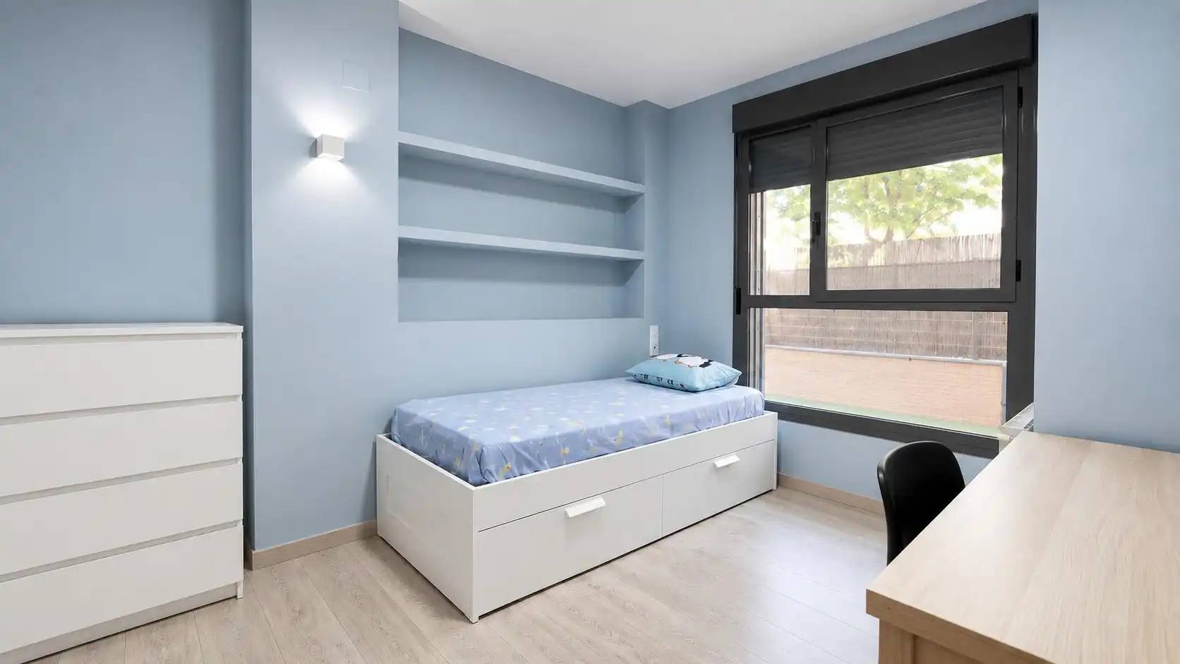 Habitación de Planta baja en venta en Paterna con Aire acondicionado, Calefacción y Jardín privado