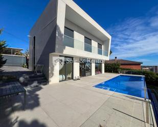 Exterior view of House or chalet for sale in Sant Feliu de Guíxols  with Air Conditioner, Private garden and Terrace