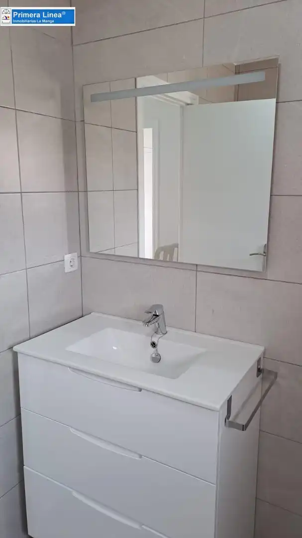 Badezimmer von Wohnungen zum Verkauf in Cartagena mit Privatgarten, Terrasse und Möbliert