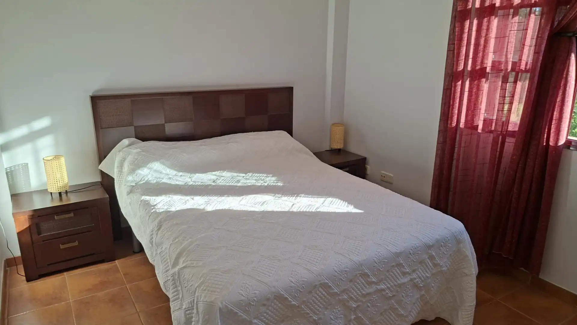 Schlafzimmer von Wohnungen zur Miete in Motril mit Klimaanlage, Heizung und Privatgarten