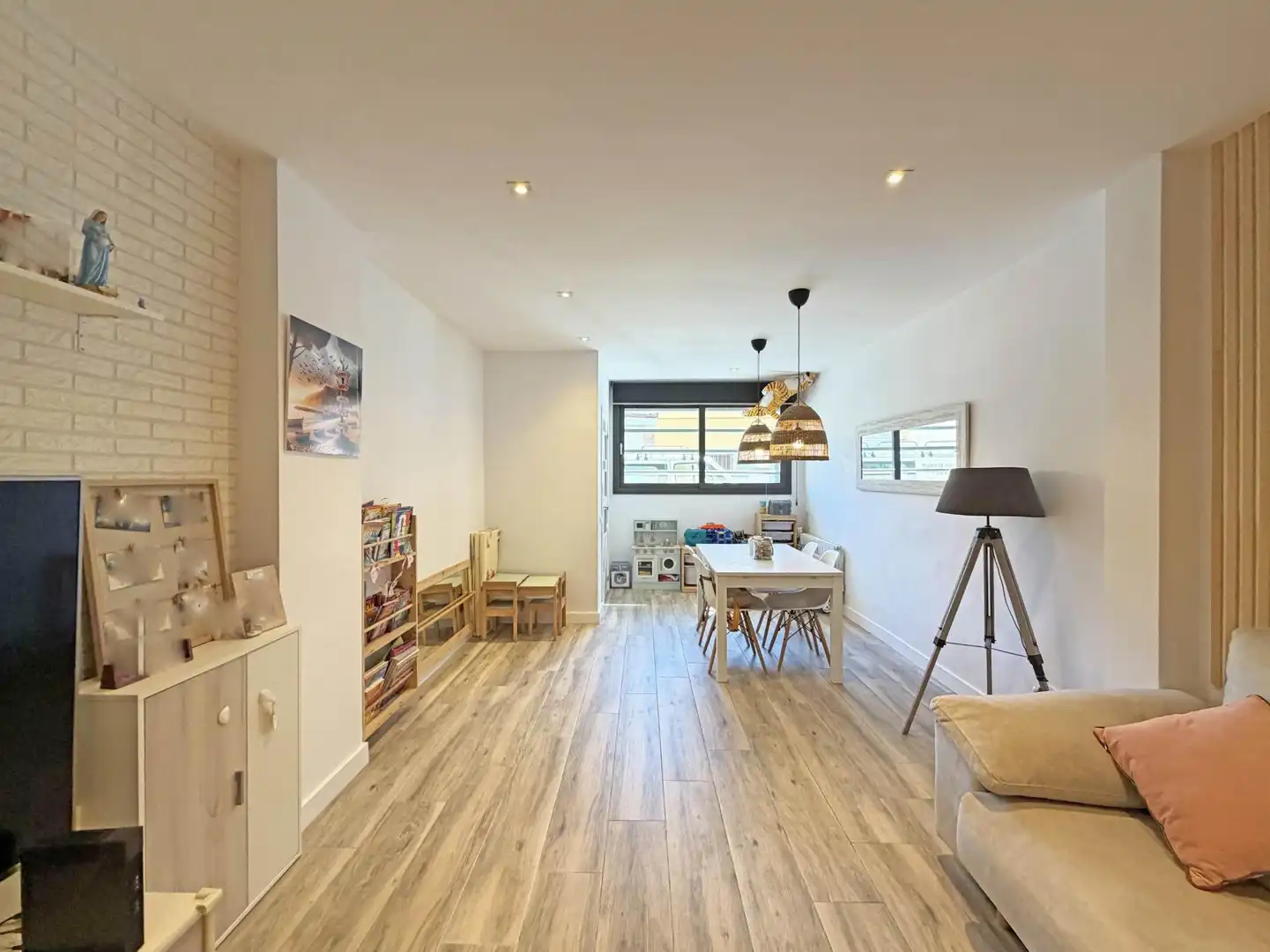 Sala d'estar de Casa adosada en venda en Sabadell amb Aire condicionat, Calefacció i Terrassa