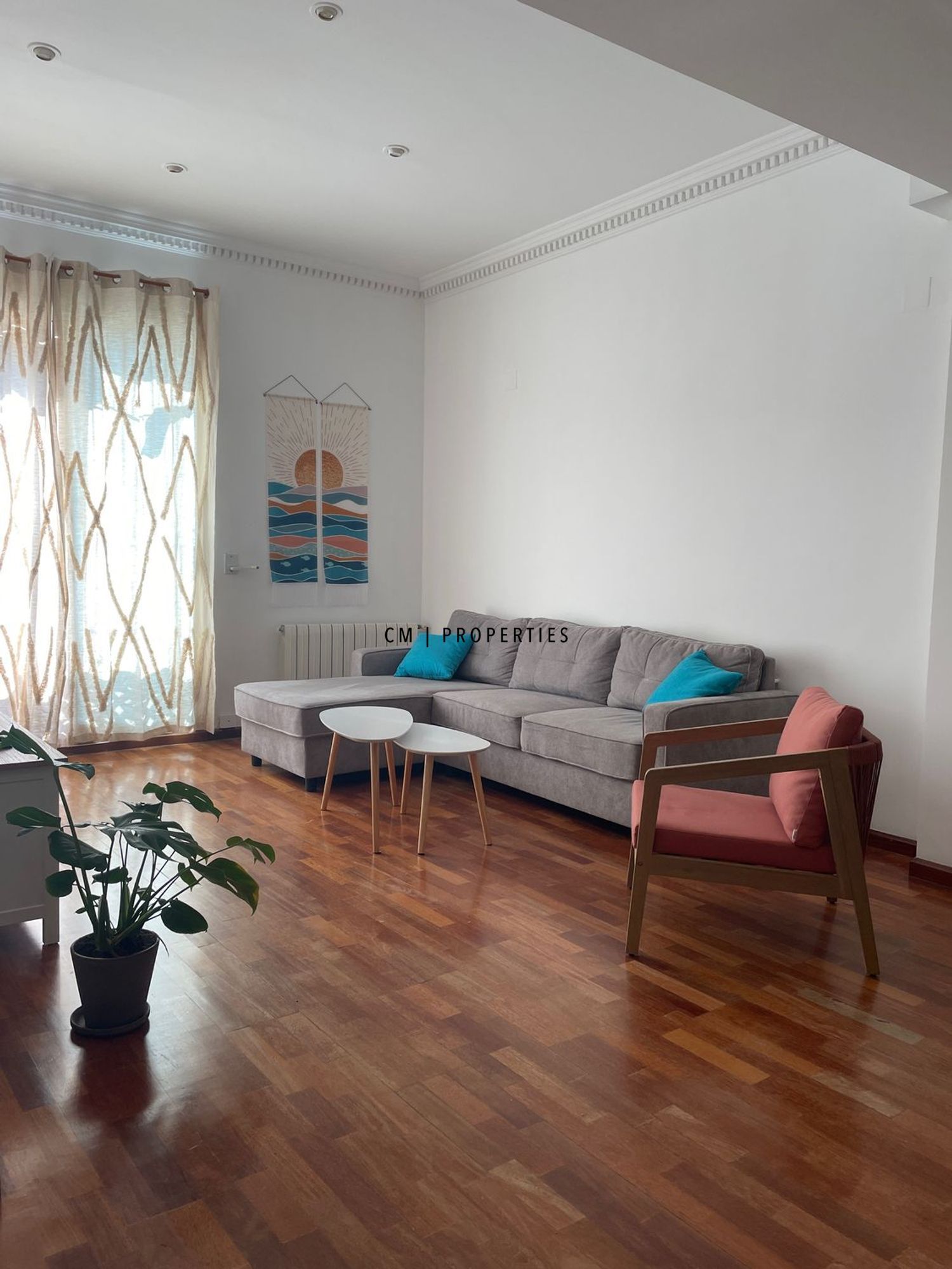 Sala de estar de Piso de alquiler en  Valencia Capital con Aire acondicionado y Amueblado