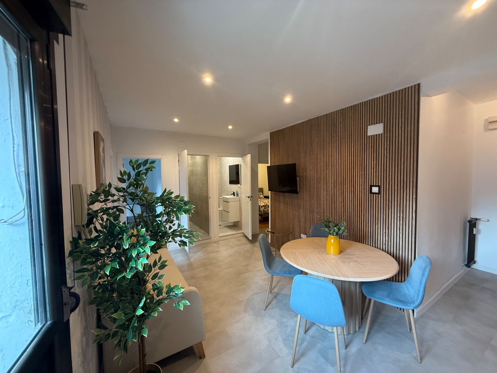 Living room of Flat for sale in Oviedo   with Heating, Terrace and Storage room