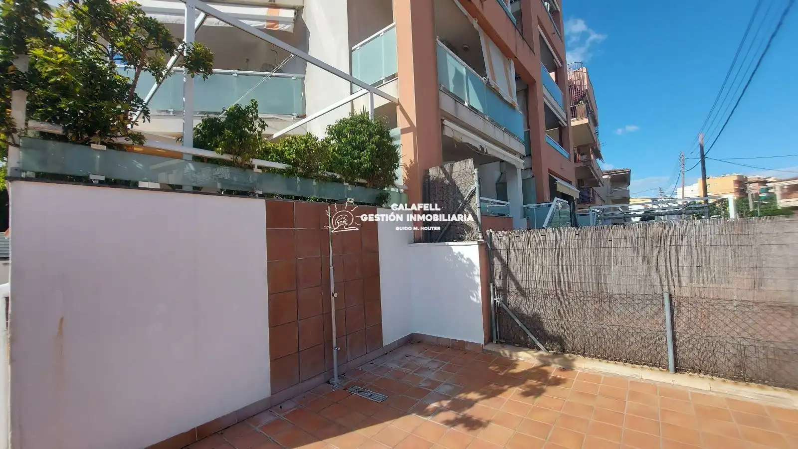 Vista exterior de Piso en venta en Cunit con Aire acondicionado, Jardín privado y Terraza