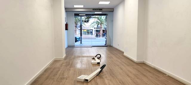 Local comercial en Alquiler en Avenida de la Estación en Ensanche - Diputación