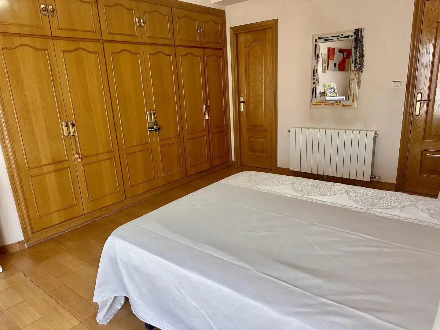 Habitación de Casa adosada en venta en Utiel con Aire acondicionado, Trastero y Balcón