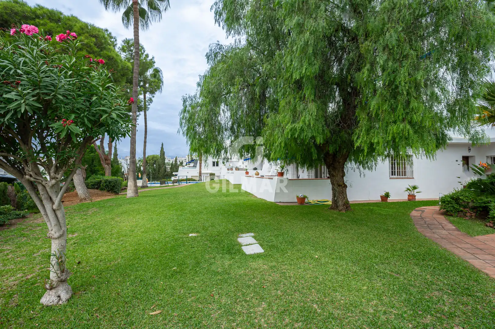 Jardí de Apartament en venda en Marbella amb Jardí privat, Traster i Piscina