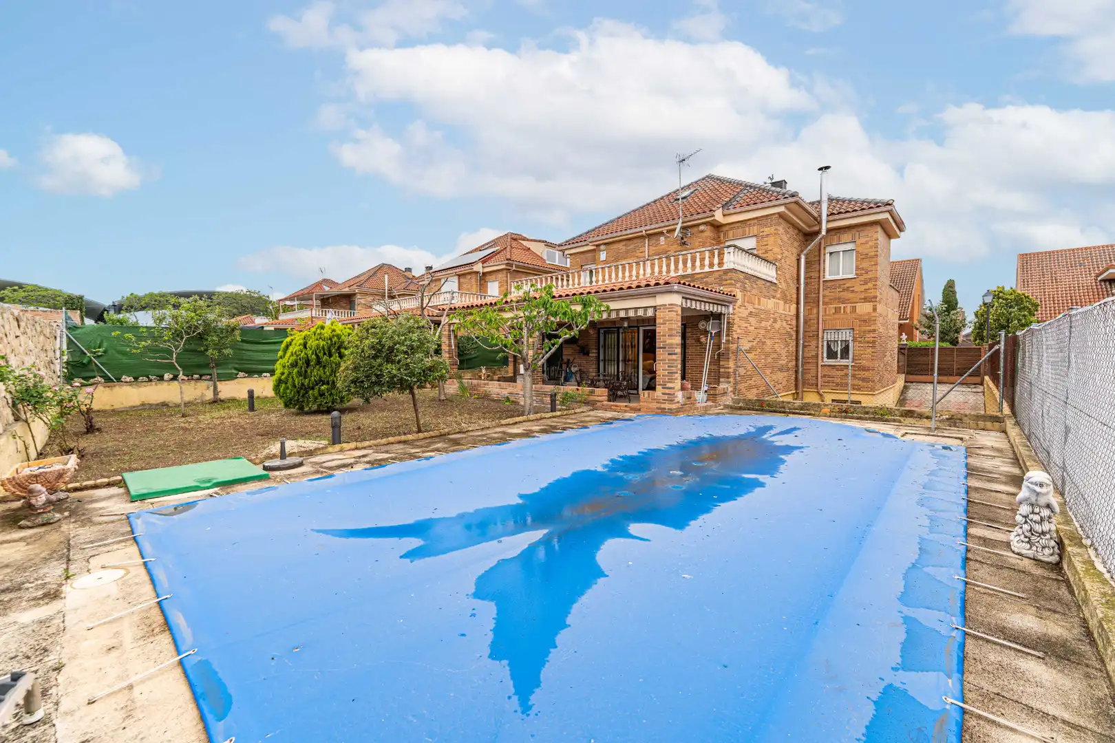 Piscina de Casa o xalet en venda en Serranillos del Valle amb Aire condicionat, Calefacció i Jardí privat