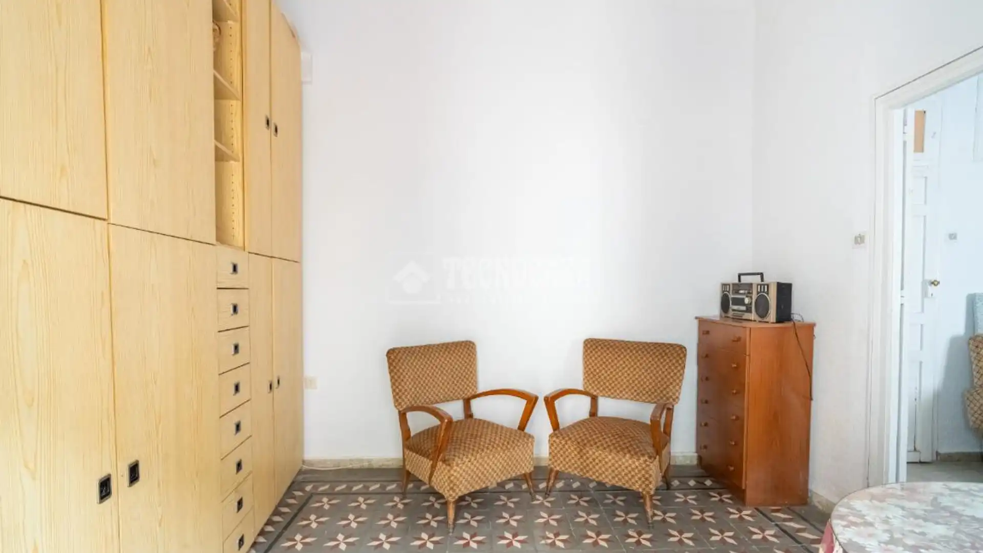 Flat for sale in  Granada Capital