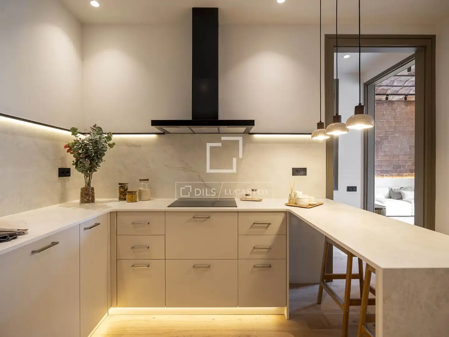 Küche von Wohnung zum Verkauf in Barcelona mit Klimaanlage, Heizung und Balkon