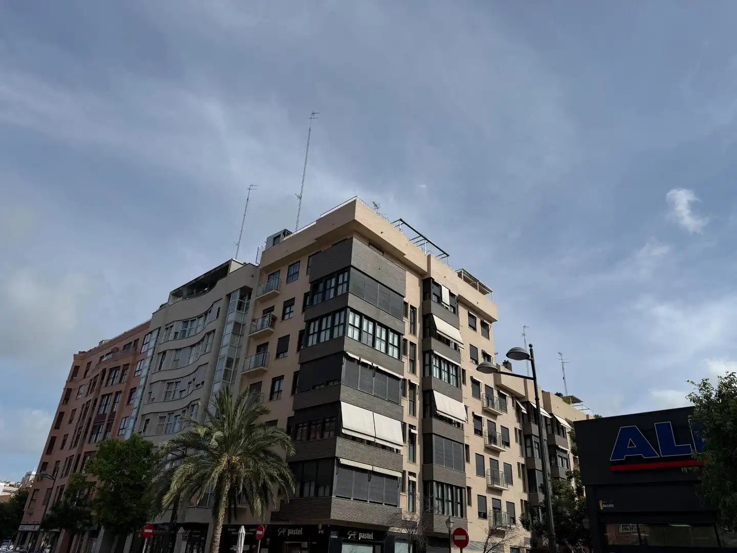 Außenansicht von Wohnung zum Verkauf in Valencia mit Parkett und Terrasse