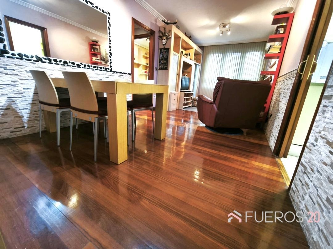 Living room of Flat for sale in Barakaldo   with Air Conditioner, Heating and Storage room