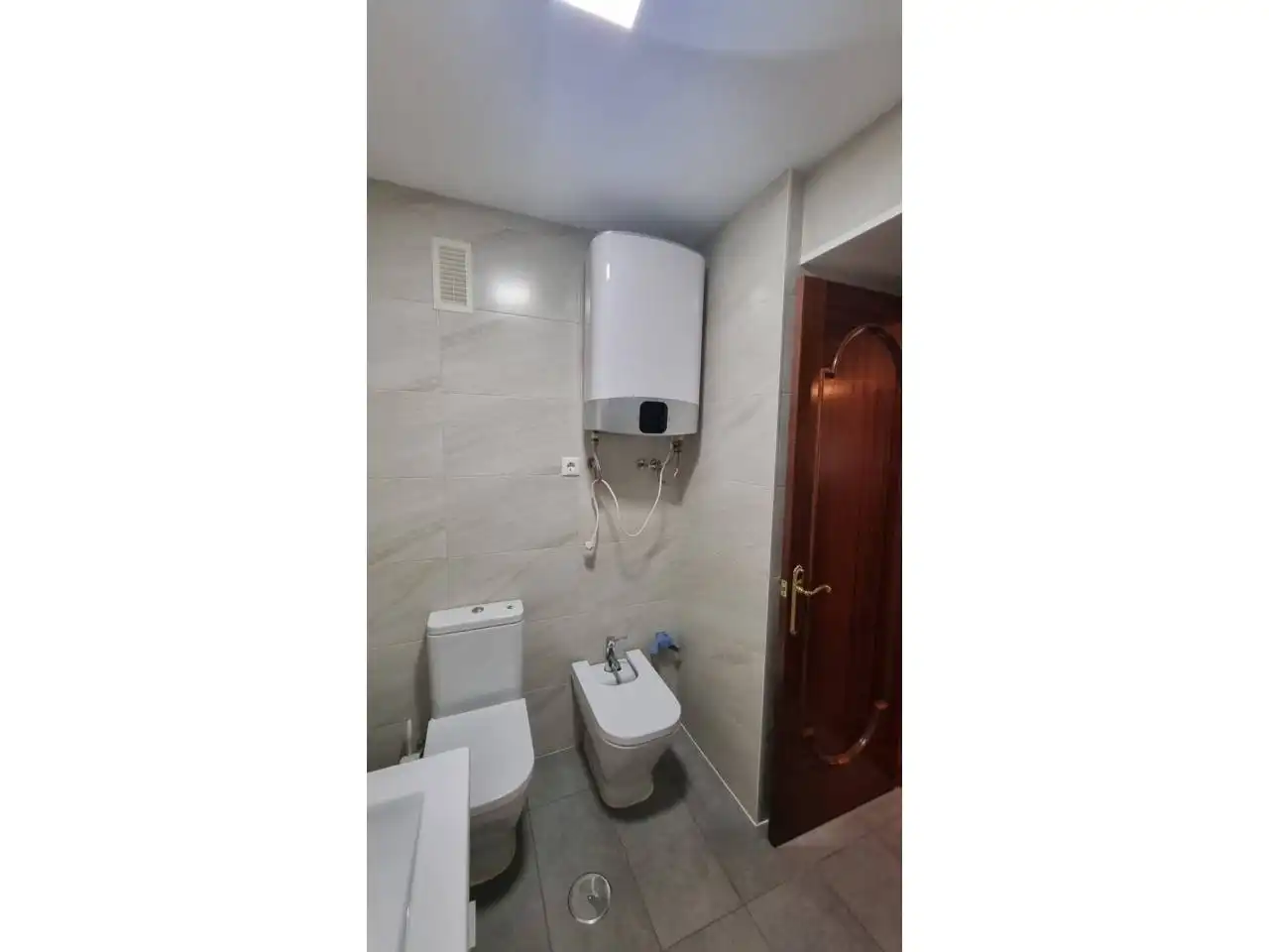 Bathroom of Apartments for rent in Córdoba  with Air Conditioner, Heating and Furnished